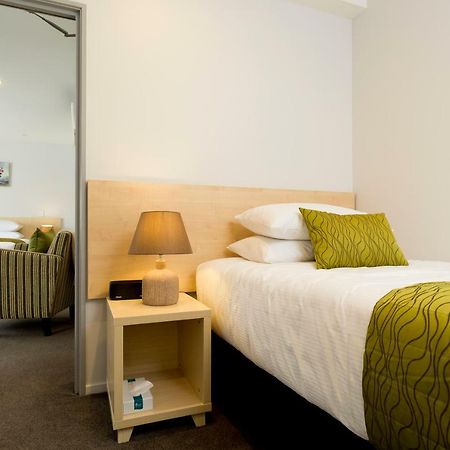 239 On Lincoln Motel Christchurch Buitenkant foto